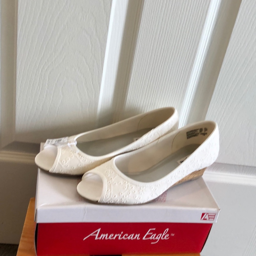 White wedge heels kids size 3.5-fits woman size 6